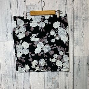 Forever 21 Floral Mini Skirt! Large